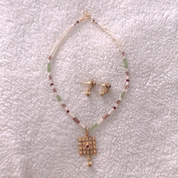 Multi color faux pearl layered Indian design necklace earrings set - Picture 1 of 3